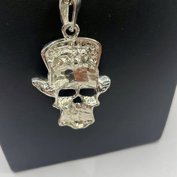 Skull Rhinestones Top Hat Oversized Necklace Goth Halloween Ball Necklace - Picture 6 of 10
